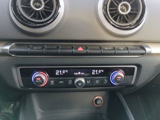 Audi A3 Sedan Attraction 1.6 TDI clean diesel 81 kW (110 CV)