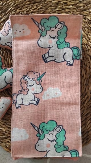 Letto per bambole con unicorni