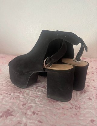 Zapatos de tacón negros