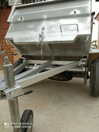 Carro basculante metálico