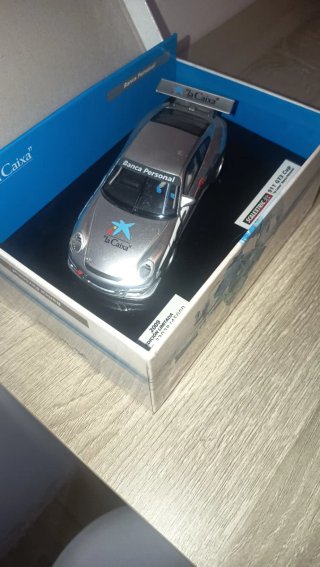 Scalextric Porsche 911 GT3 Cup La Caixa