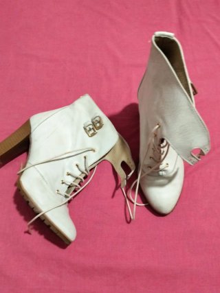Botines de cuero beige talla 38