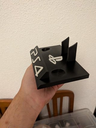 Supporto espositore per controller PS4 DualShock in PLA 3D