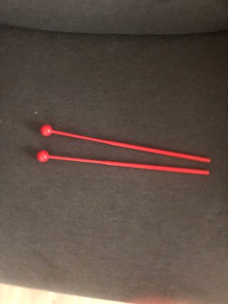 Xilófono rojo con 2 banquetas