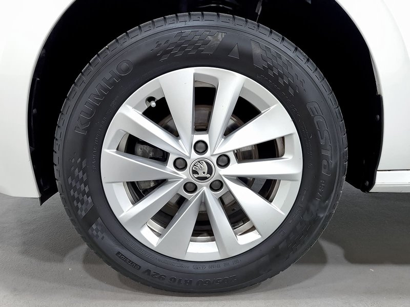 Škoda Kamiq 1.0 TSI Ambition 2023, foto 8