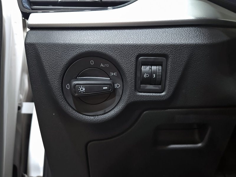 Škoda Kamiq 1.0 TSI Ambition 2023, foto 10