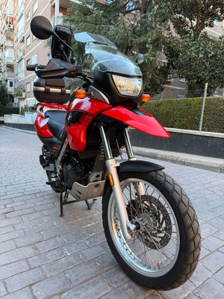 BMW G 650 GS Adventure Roja