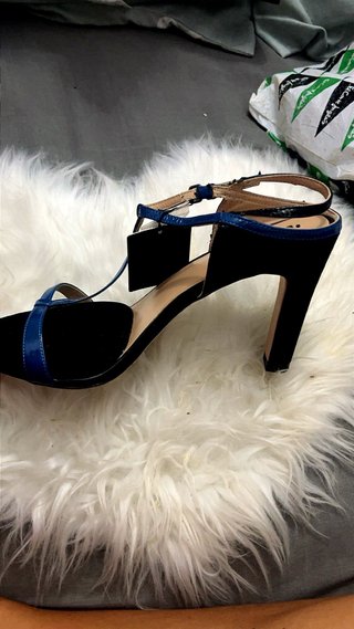 Sandalias de tacón negras y azules talla 39