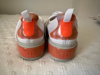 Nike Air Max Exclusivas Naranja y Blanco