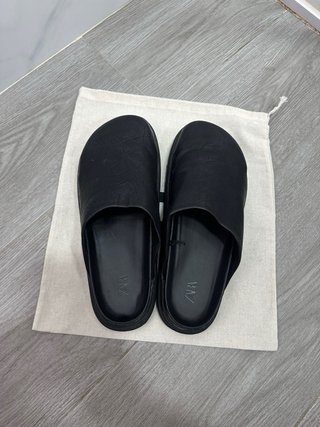 Zuecos Zara Piel Talla 43 Negro