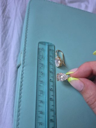 Pendientes oro amarillo de 18 kilates con diamante