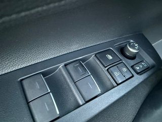 Toyota Corolla 1.8 125H ACTIVE TECH E-CVT
