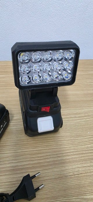 Foco LED Trabajo + 3 Baterías Compatible Mákita