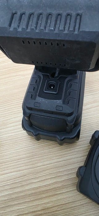 Foco LED Trabajo + 3 Baterías Compatible Mákita