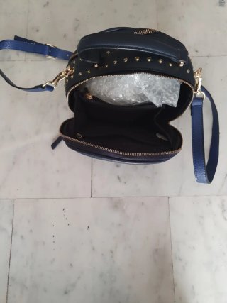 Borsa donna blu con borchie dorate