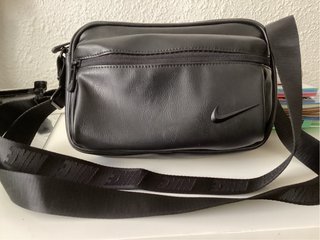 Bolso bandolera Nike negro