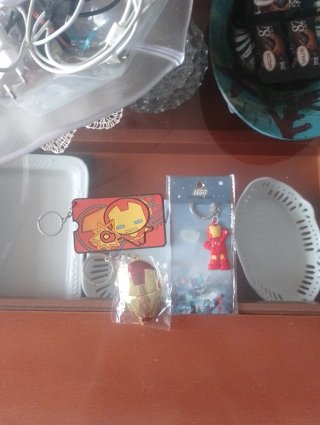 Llaveros Ironman y Lego
