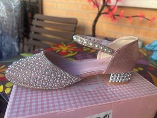 Zapato niña para eventos con brillantes y perlas