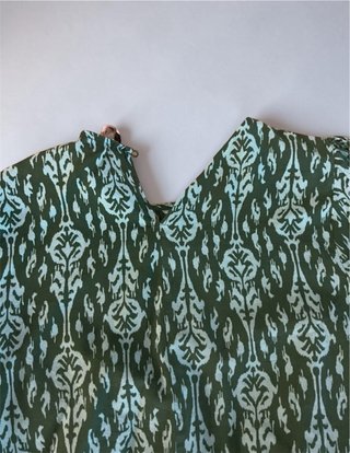 Blusa Zara verde y turquesa estampada