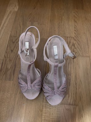 Sandalias Lolao tacón boda glitter rosa