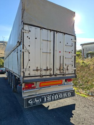 Semirremolque piso móvil aluminio eje elevable