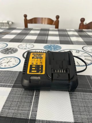 Taladros Dewalt 18V con cargador y bateria flexvol