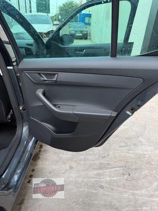 GUARNECIDO PUERTA TRASERA DERECHA Skoda Fabia (NJ3)(08.2014->)