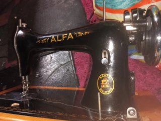 Máquina de coser Alfa antigua Decoración Coleccion