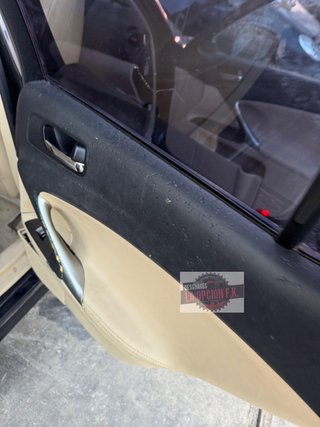 GUARNECIDO PUERTA TRASERA DERECHA Lexus IS (DS2/IS2)(2005->)