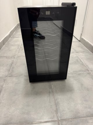 Vinoteca Cecotec  8 botellas –NUEVA sin apenas uso
