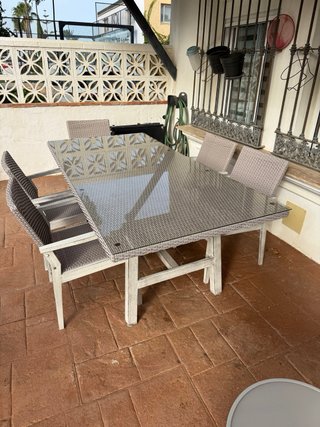 Mesa de exterior con 5 sillas