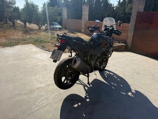 Suzuki V-Strom Adventure Moto
