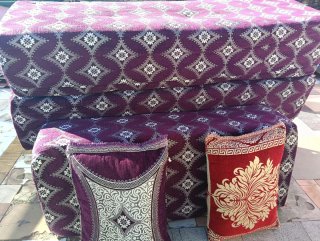 Sofá Marroquí Tela Morado y Rojo