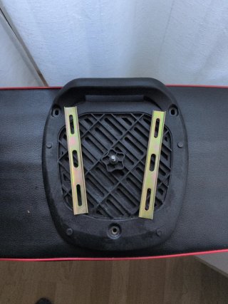 Baúl Moto 28L Saito