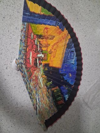 Abanico pintado a mano
