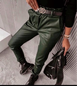 Pantaloni ecopelle marrone con cintura