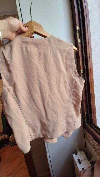 Tailleur beige/rosa gilet e pantalole