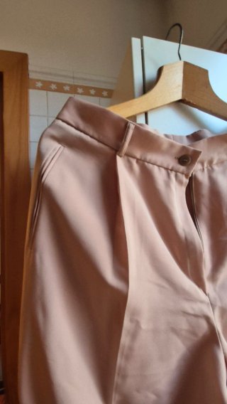 Tailleur beige/rosa gilet e pantalole