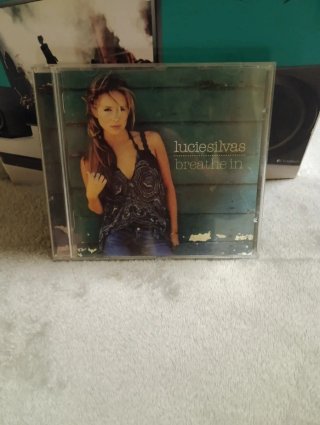 CDs variados.