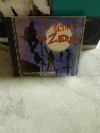 CDs variados.