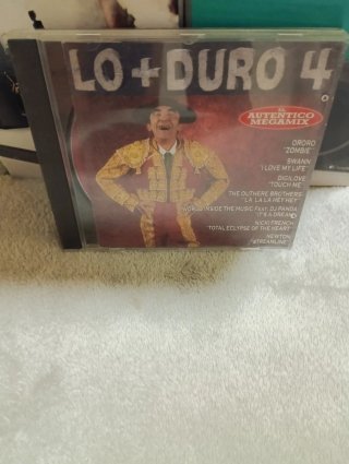 CDs variados.