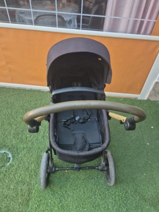 Carro de bebé negro  y silla a la vez