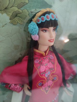 Barbie Signature año lunar