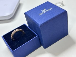 Anillo Swarovski Matrix Oro Rosa y Rosa talla 55