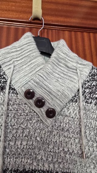 Jersey de punto con cuello alto y botones