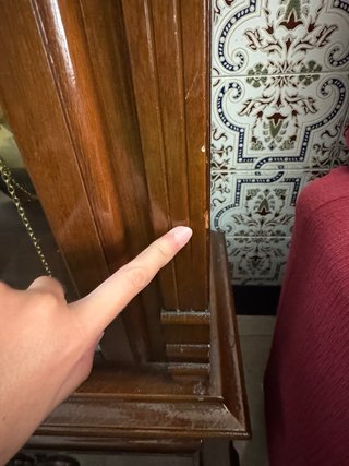 Reloj de pie madera clásico