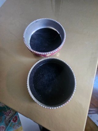 Pequeño joyero decorado