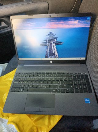 Portátil HP 250 G9