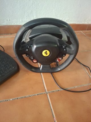 Volante Ferrari para PS4/PS3