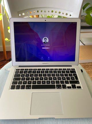 Apple MacBook Air 2017 8GB Dual Core i5 Plata